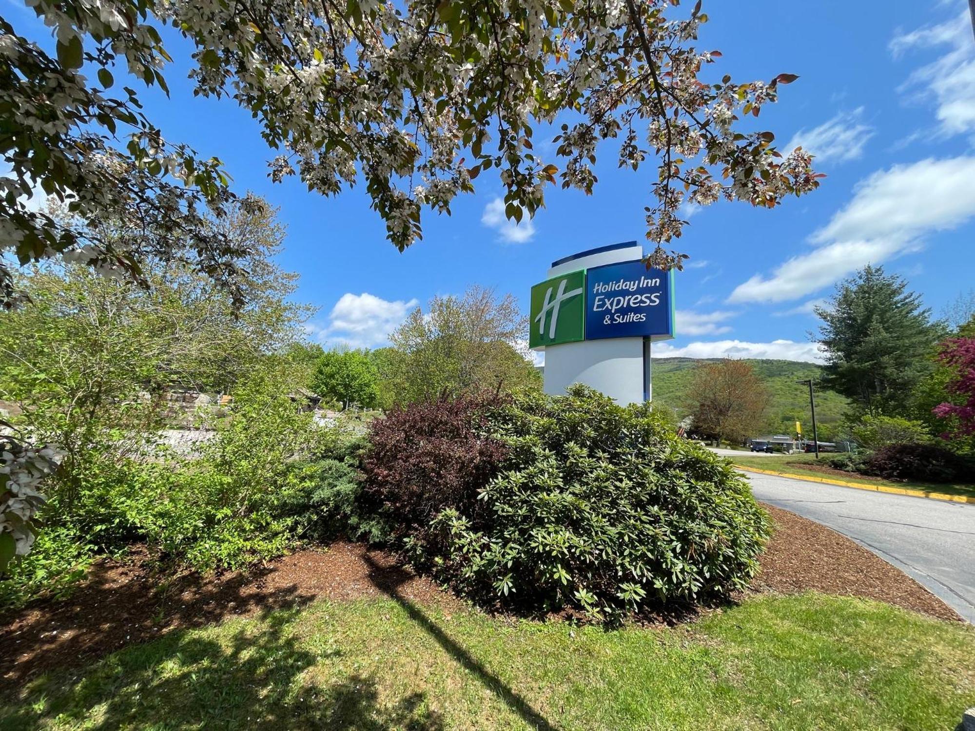 Holiday Inn Express & Suites - Lincoln East - White Mountains By Ihg Exterior foto